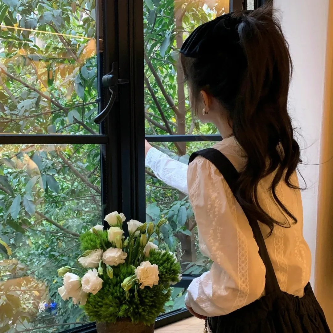 报告王爷，王妃是只猫